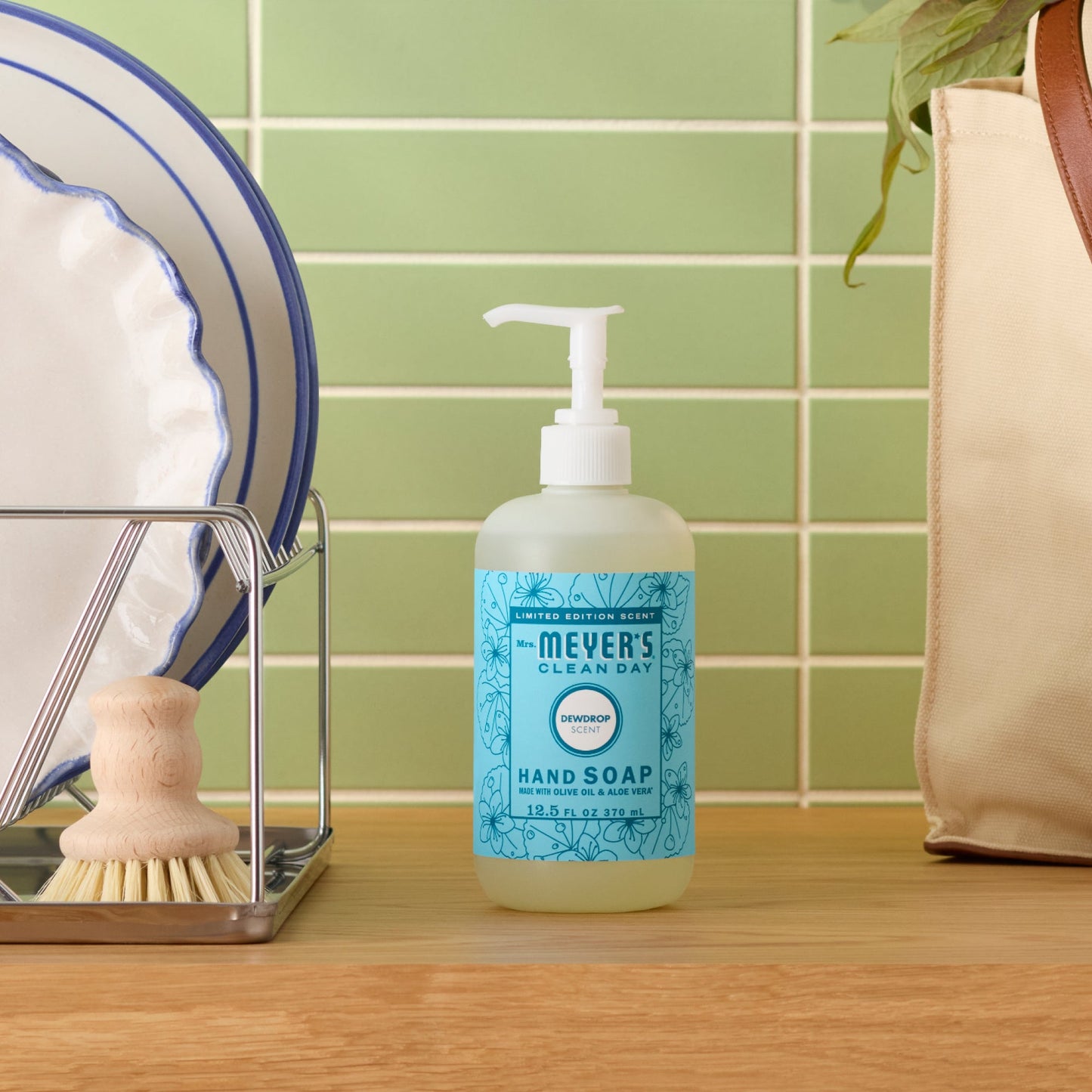 Mrs. Meyer's Dewdrop Garden-Scented Liquid Hand Soap